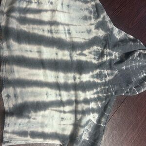 SO Gray Tie-Dye Crop Top